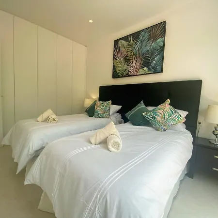 Modern 4 Bed With Pool At Colinas Lc1 Villa