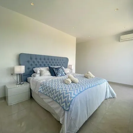 Modern 4 Bed With Pool At Colinas Lc1 Villa