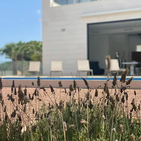 Modern 4 Bed With Pool At Colinas Lc1 *