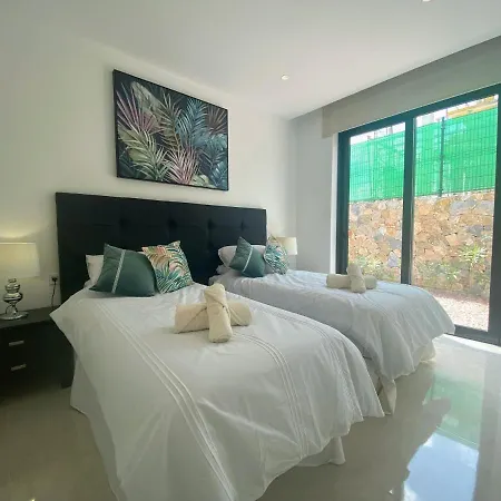 Modern 4 Bed With Pool At Colinas Lc1 Villa *